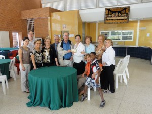 Colmena de la Vida (12)Elenita y Fernand .Maru . Irene . Gabriel .Roberto .Milagros .Beatriz Rene .Zoraida .Isabelita